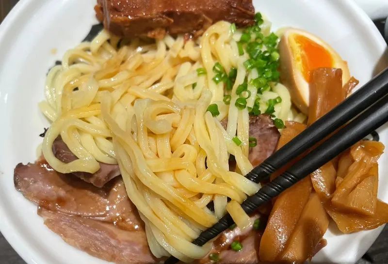 日式拉面鲜美的原因,日式拉面筋道爽滑