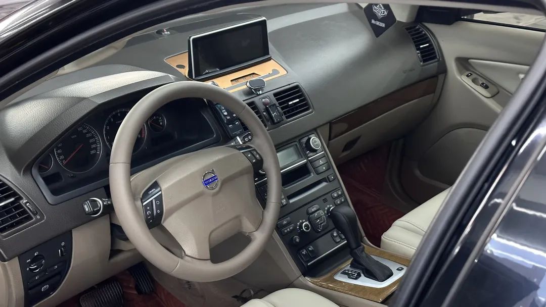 翻新一辆07年沃尔沃xc90要多少钱,开了四年的沃尔沃xc90多少钱