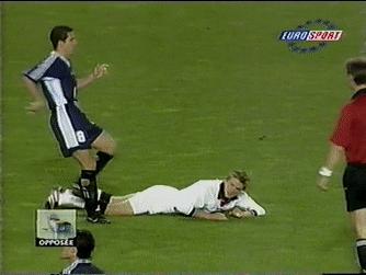 足坛十大最恶劣犯规,足坛犯规次数最多的球员