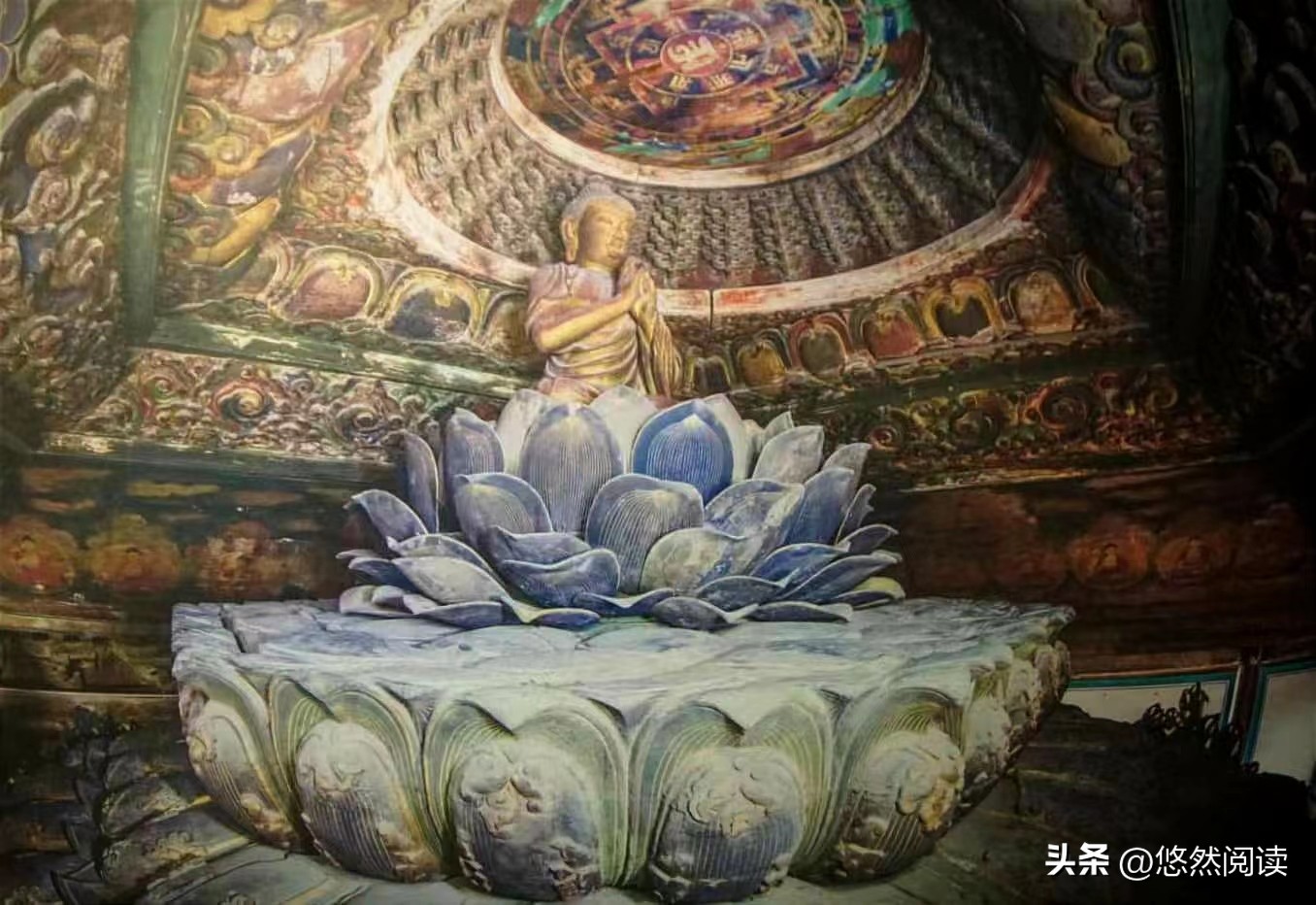 北京文博交流馆（智化寺）内的两个藏经橱