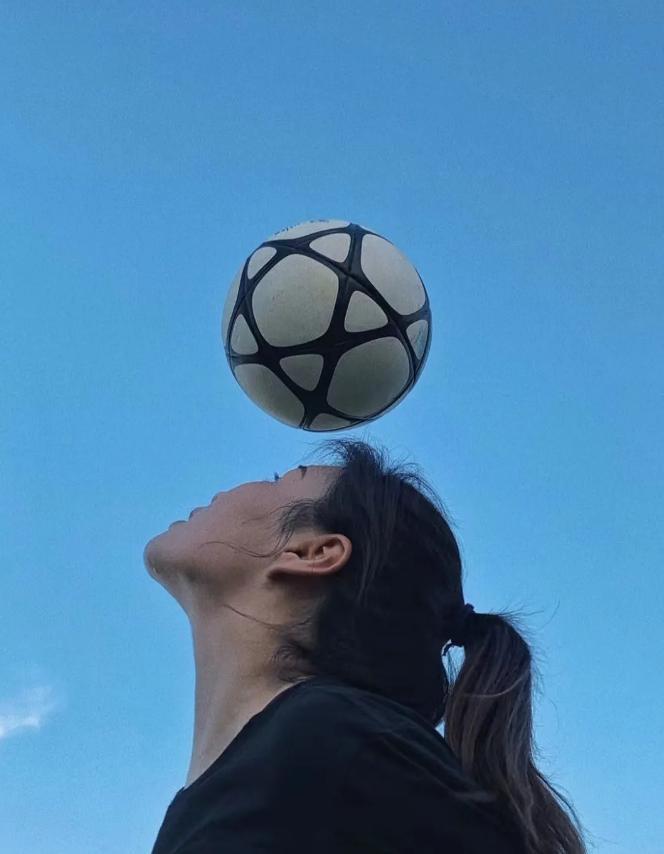 女足球员生病捐款50万,女足球员患病捐款50万