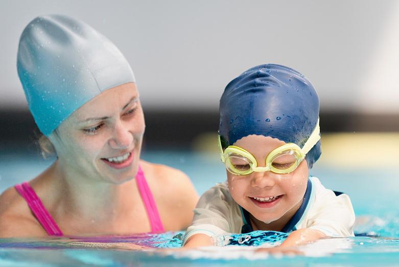 泳池的水有多脏,游泳怎么样可以防止下体进水感染