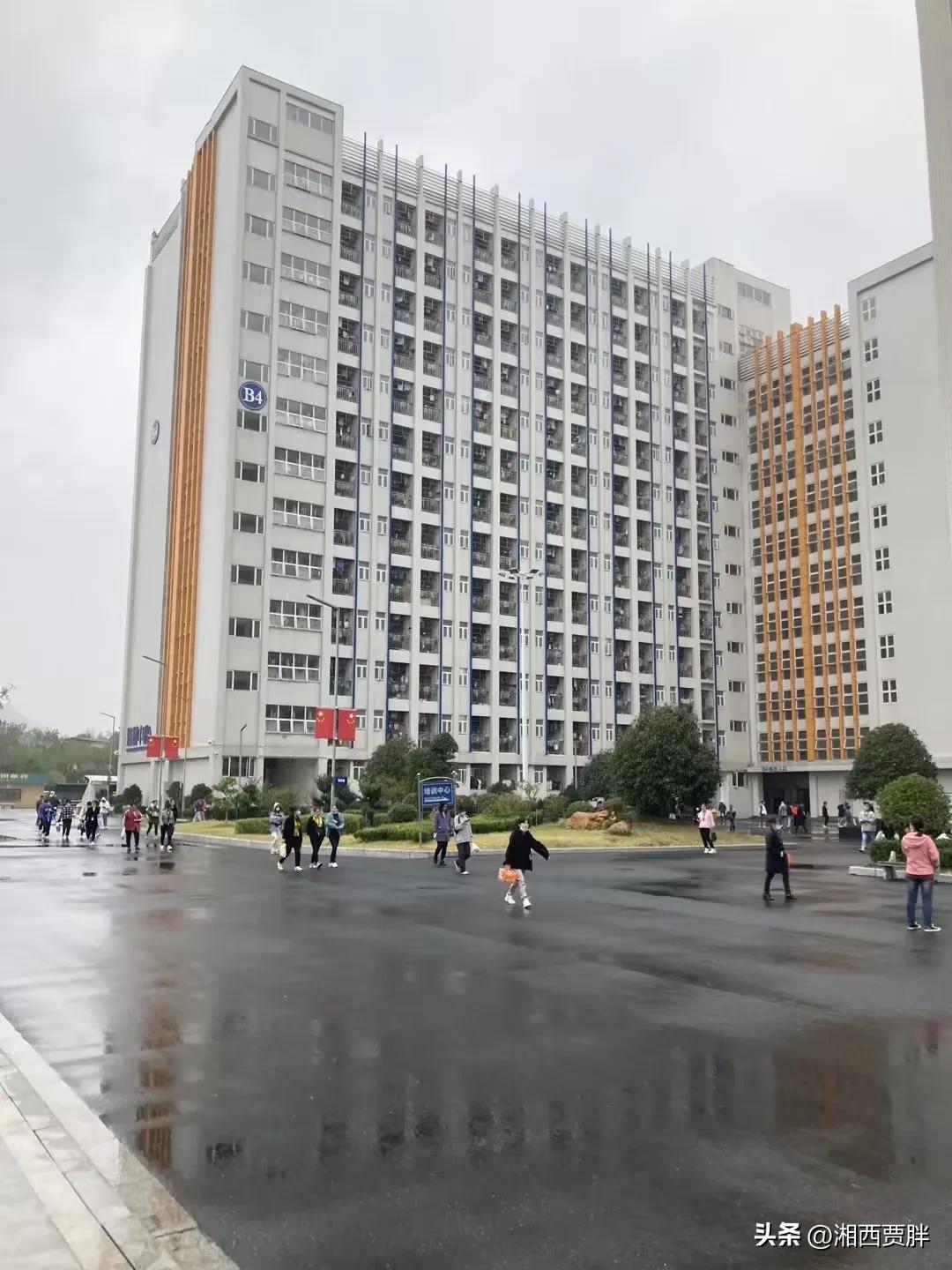 在立讯上班一个月可以拿多少工资,在立讯工作怎么样