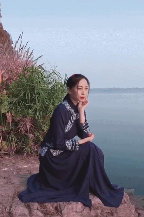 90后湖北姑娘拍56个民族服饰抖音,95后女孩耗时247天拍摄56民族服饰