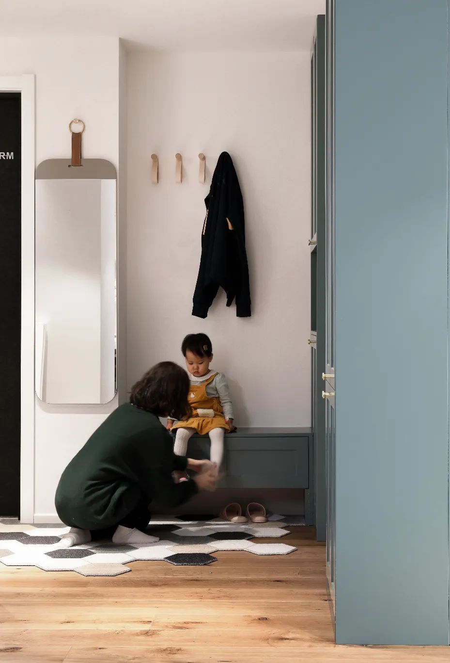 有娃家庭的客厅怎么布置?学她这样装太有趣,生二胎三胎都很实用