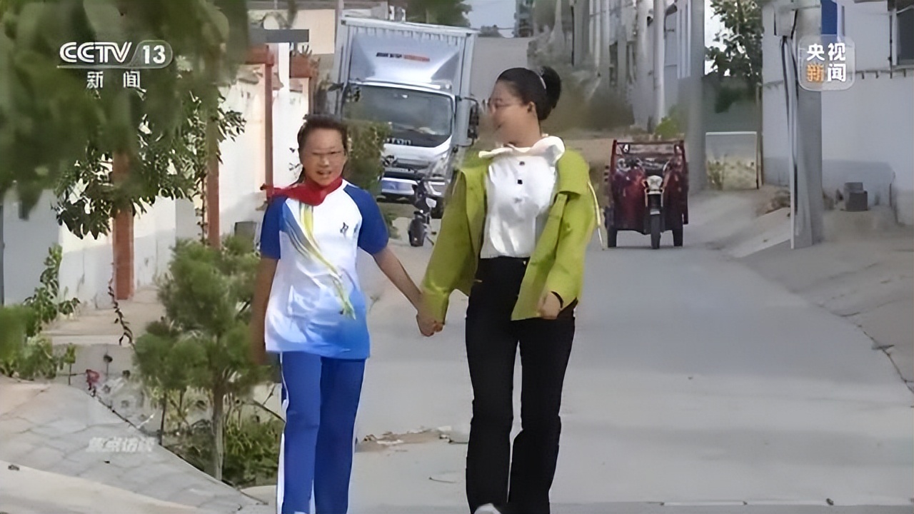 搬出大山搬出小康搬出幸福,搬出大山挪穷窝展望幸福新生活