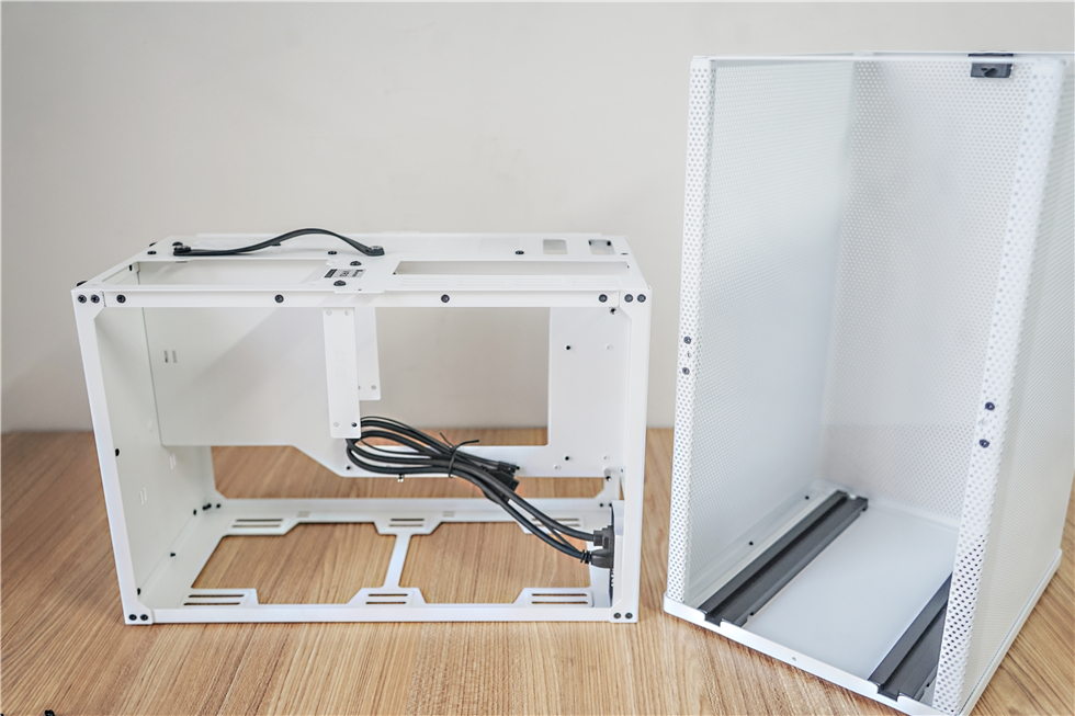 乔思伯机箱u5装机教程,桌面上的小垃圾桶