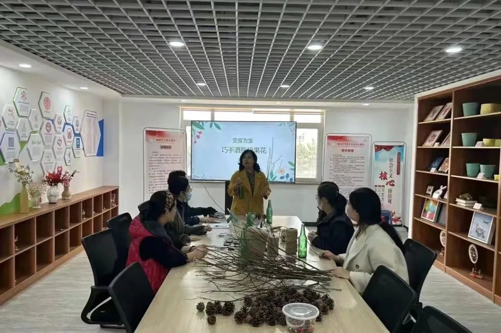 暖心摆渡架起警民连心桥,便民服务站架起干群连心桥