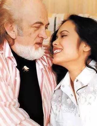 韦唯遭受过家庭暴力吗,贾静雯和韦唯现状