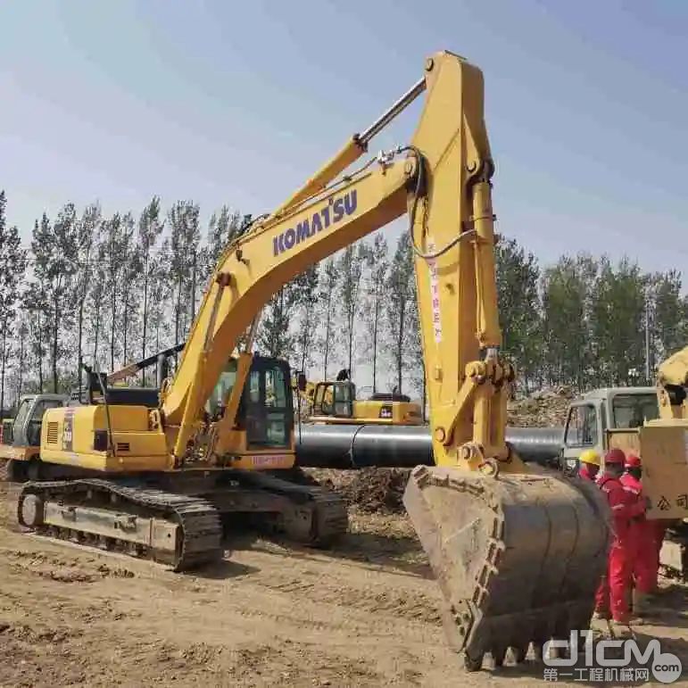 二手挖掘机交易市场现场直播,哪个平台卖二手挖掘机