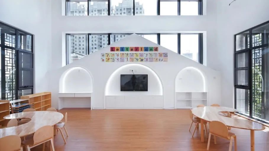 西安公办幼儿园最新事件,如何投诉无证经营的幼儿园