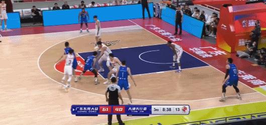 布鲁克斯27秒12分,赵睿身穿6号布鲁克斯夺冠时间