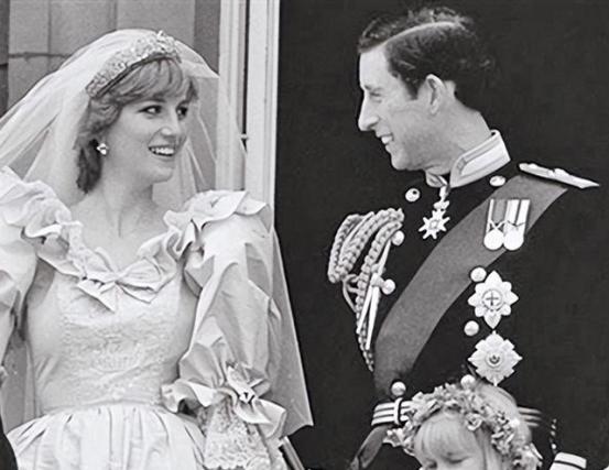 戴安娜特朗普情史,戴安娜离婚后为什么保留王妃头衔