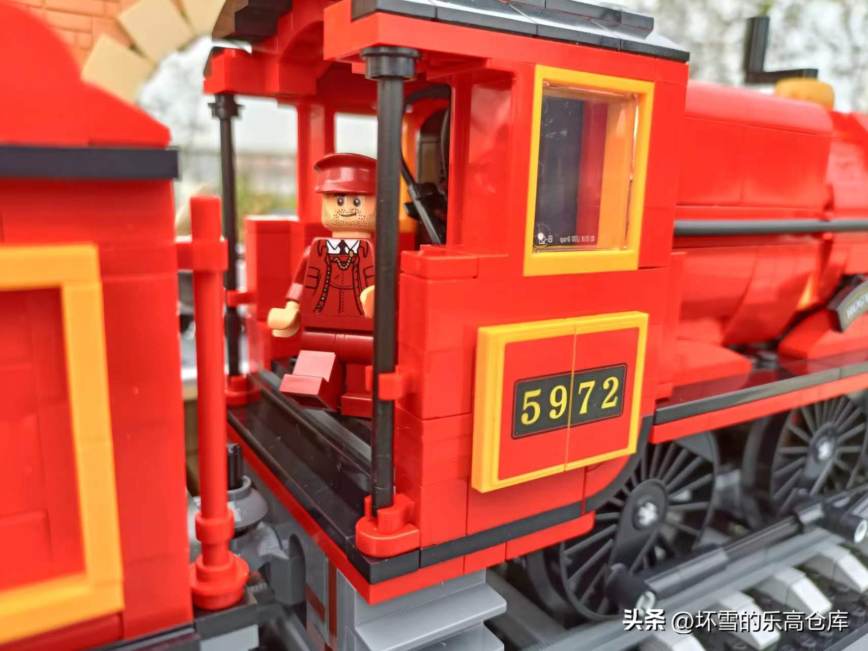 边看哈利波特，边拼乐高：爆肝试玩76405霍格沃茨特快