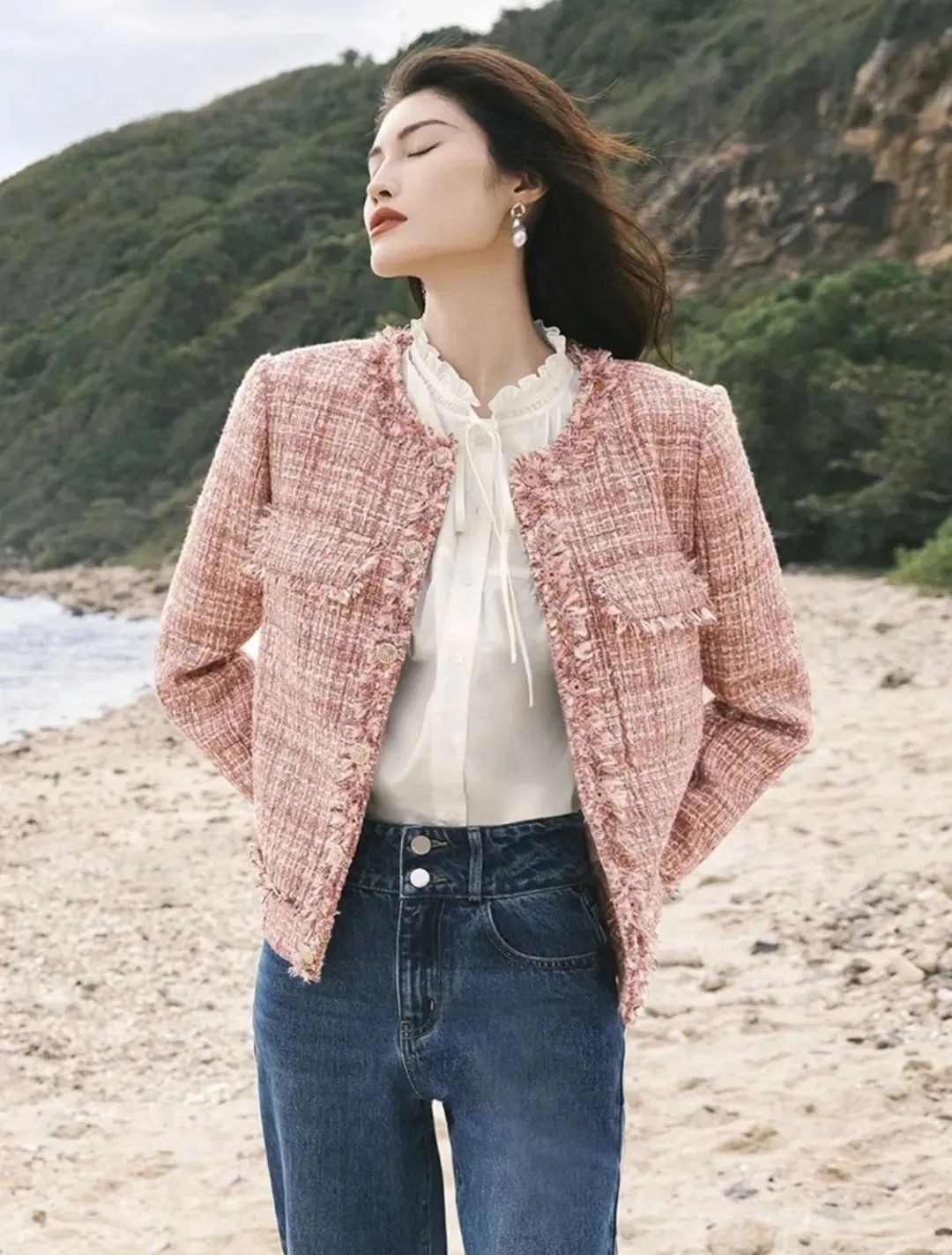 为什么小香风外套穿了显得很驼背,为什么你穿小香风廉价又土气