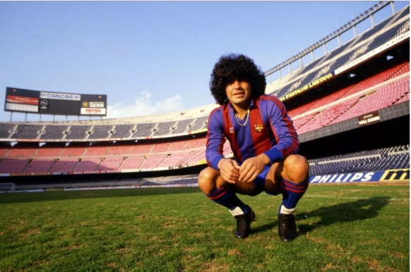 马拉多纳的狂野性告白——公开狂欢、角色扮演和奈良嬉戏