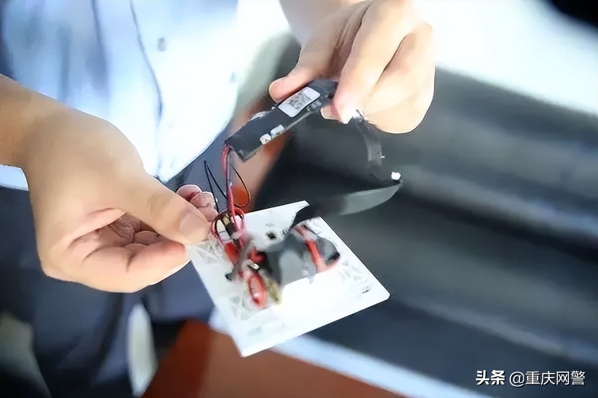 自学成“才”生产密拍*听窃**窃拍设备---遭起！