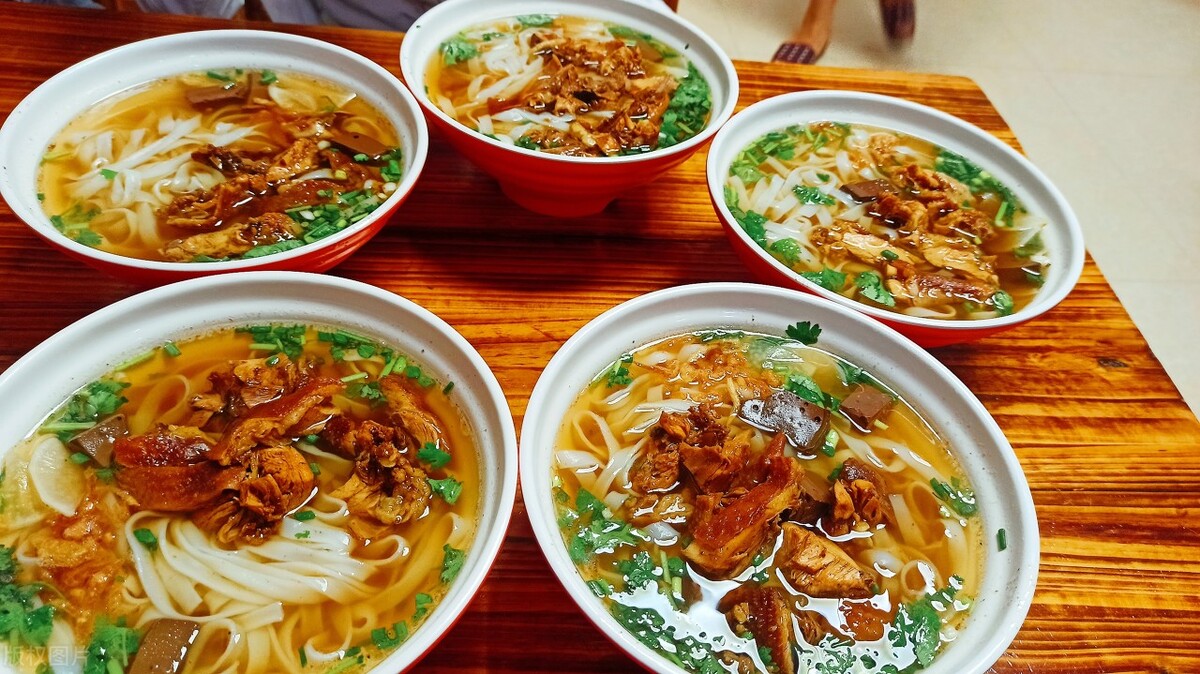 广西特色美食螺蛳粉介绍,广西除了螺蛳粉有什么好吃的特产