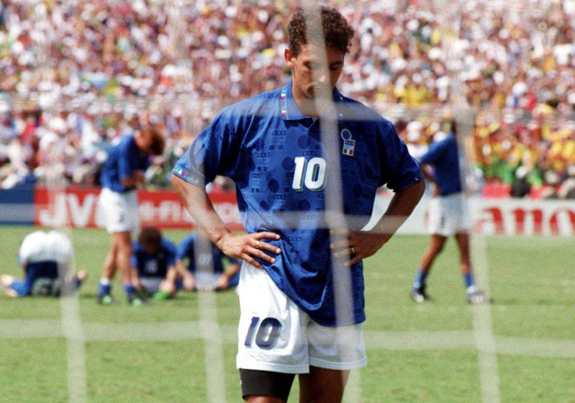 世界足坛最伟大的十大中场,足坛中场大师德布劳内无冕之王