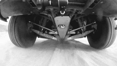 减震器4年漏油需要更换吗,减震器是不是不漏油也会坏