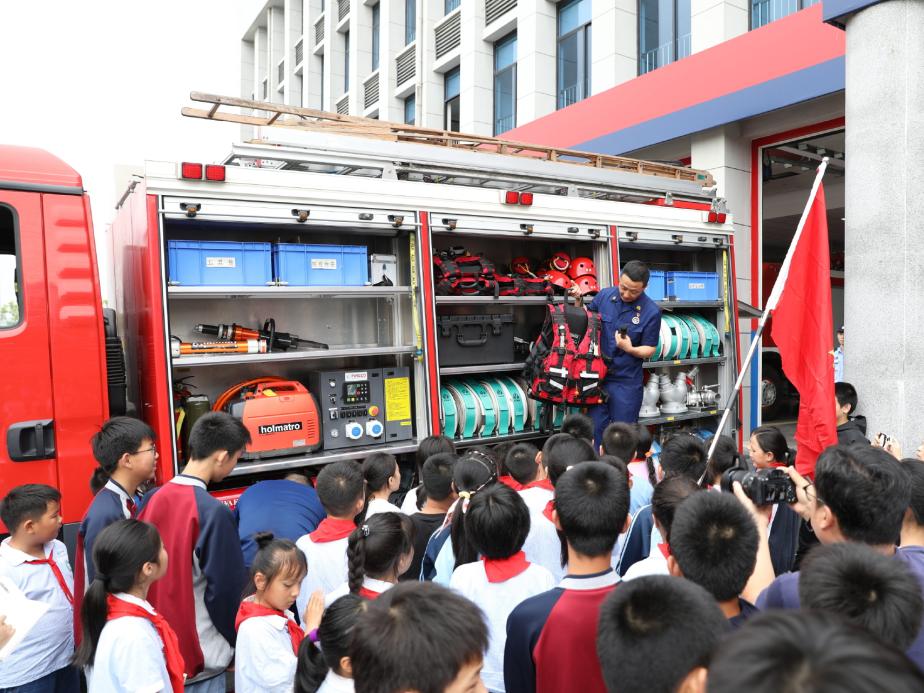 想要六一儿童节礼物的说说,充满爱的儿童节礼物