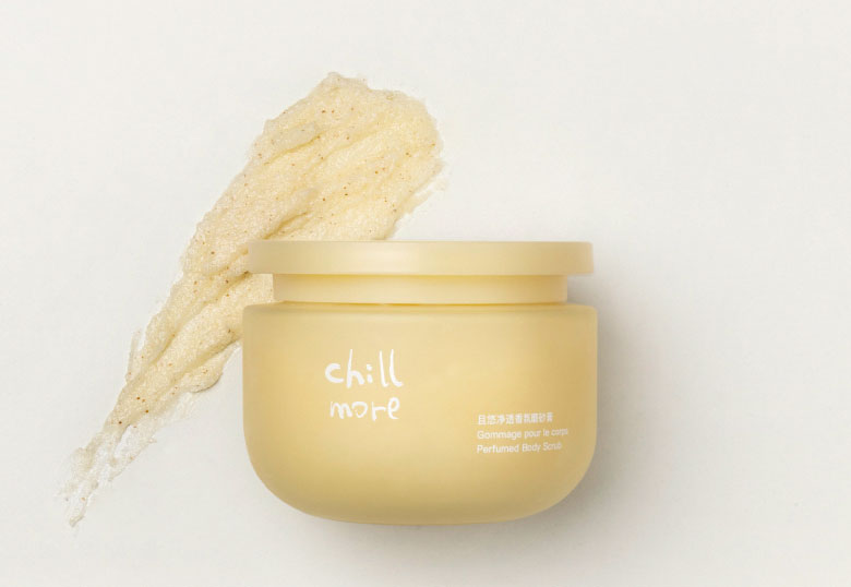 完美日记唇釉和3ce唇釉哪个好用,完美日记眼影盘麦兜还是3ce好用