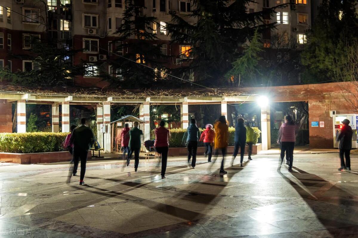 对广场舞的感悟,广场舞的优缺点怎么对待