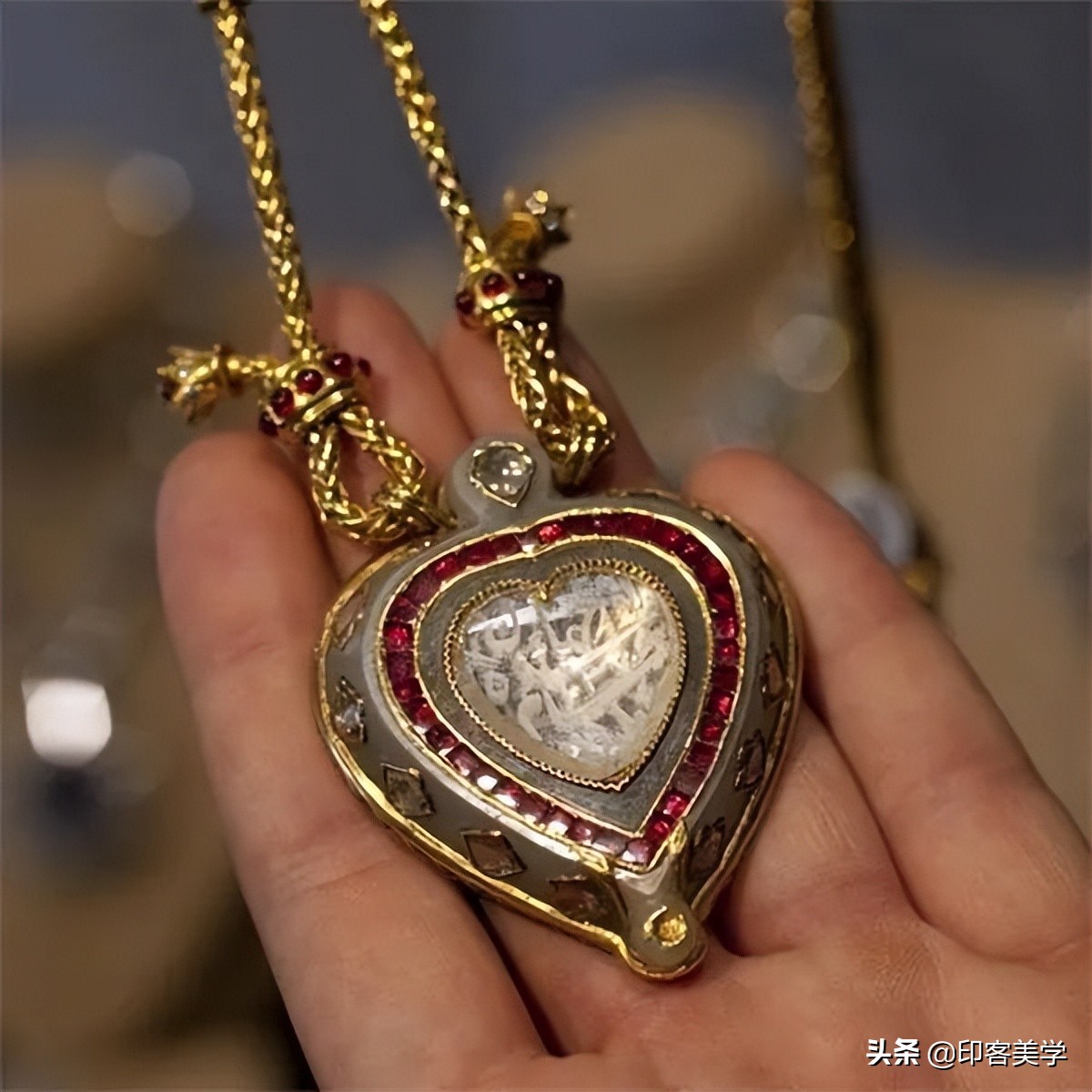 顶流名人的遗物,一缕头发也拍出百万?