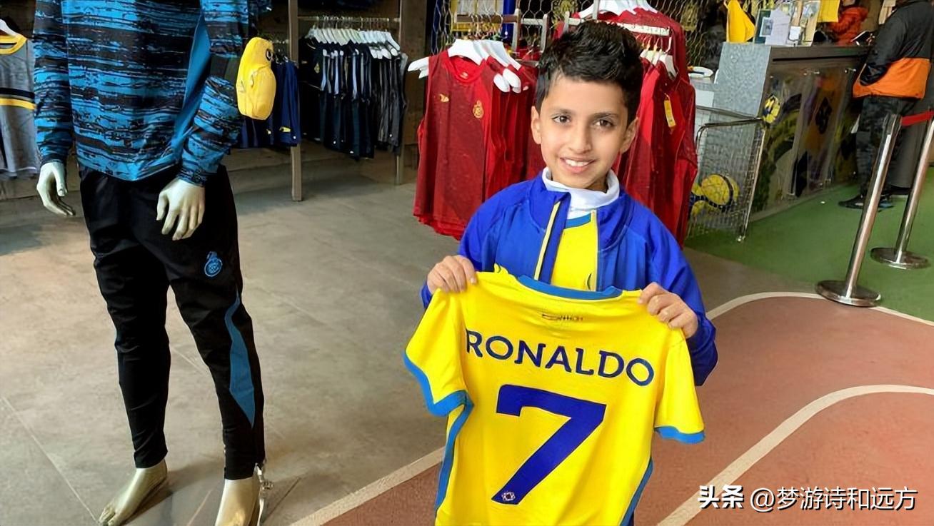 球星c罗打篮球,球星c罗中国行