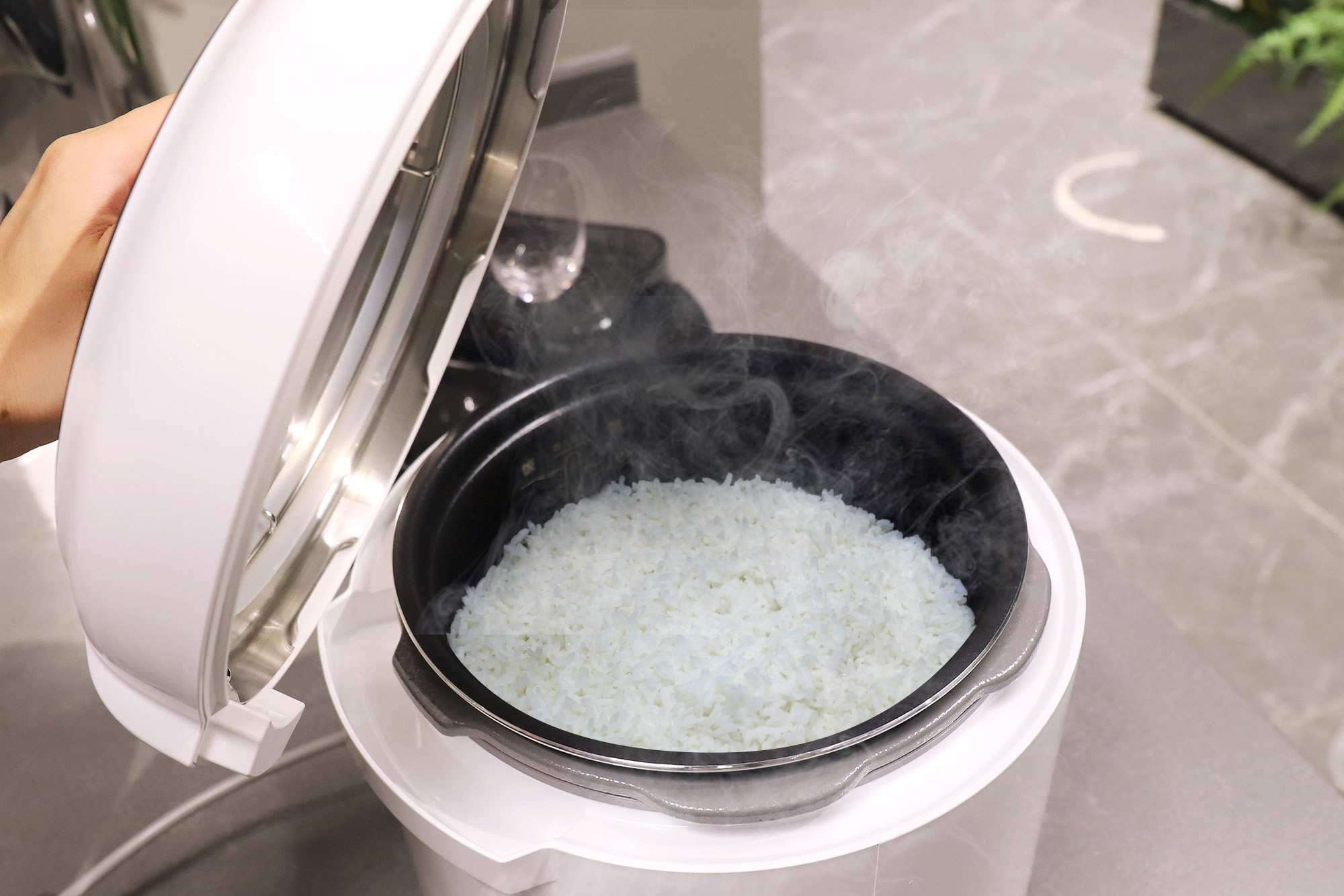 老式电饭煲为什么还是有许多人用,为什么传统电饭煲越来越少