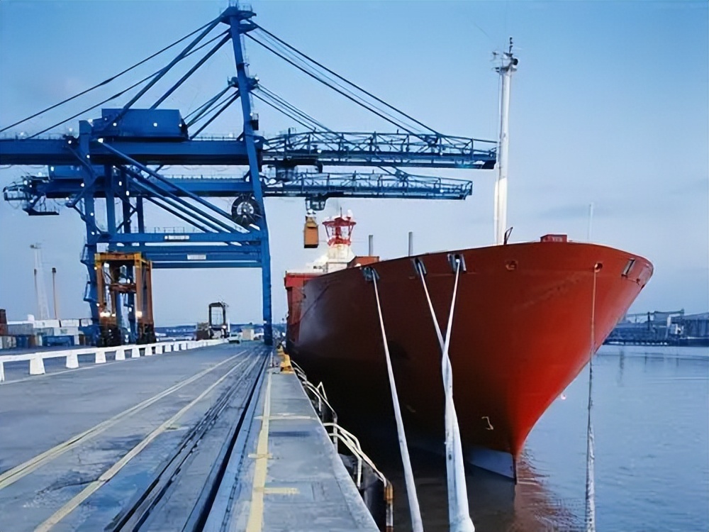 广州进出口清关货代公司带你了解什么是码头装卸费！华平货代