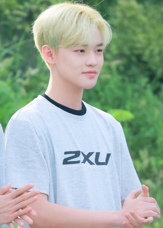 参加韩国sm海外练习生选秀,金色大厅维也纳成员