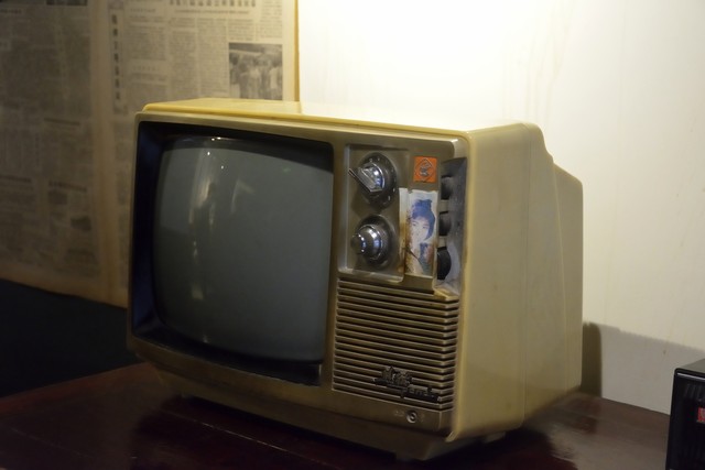 那天下午六点钟，中专时的同学发微信让我安排住宿，我选择了拉黑