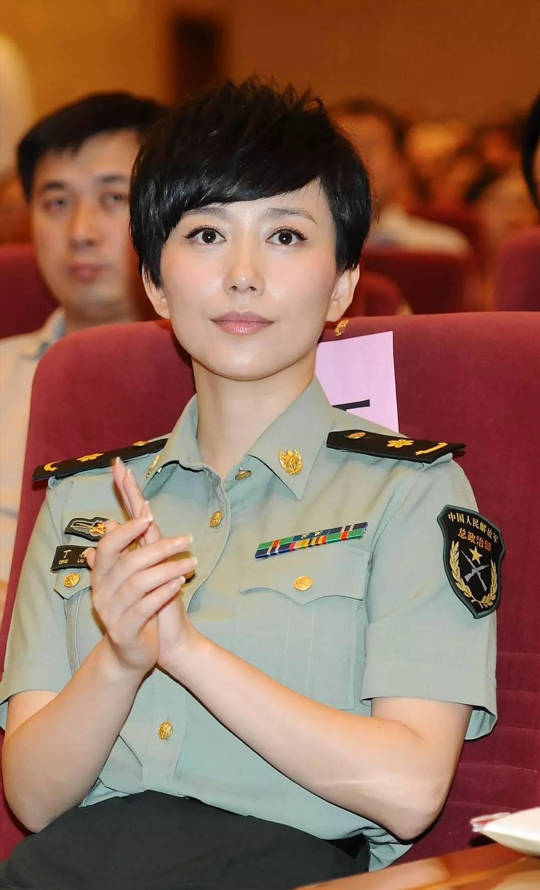 女演员丁柳元的抖音短视频,丁柳元惊艳写真集