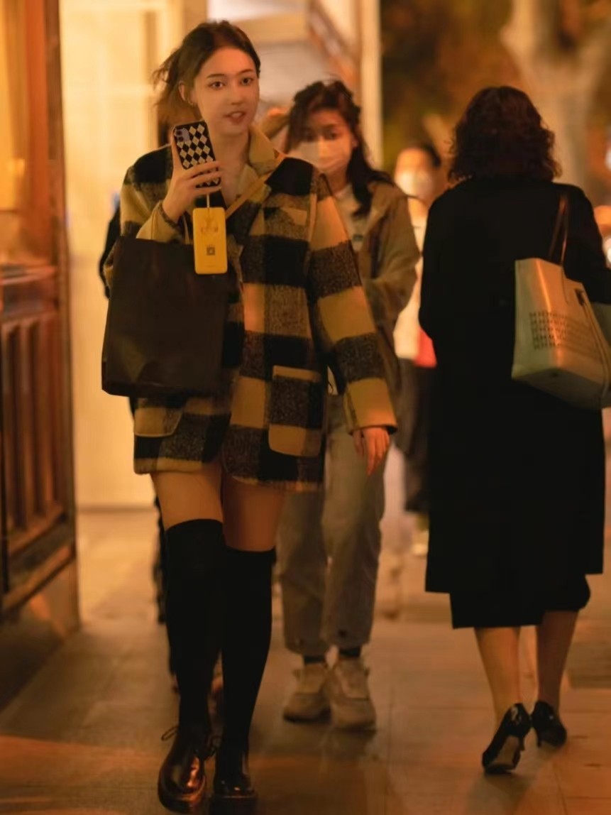 马丁靴适合在什么地方穿,马丁靴炸街款