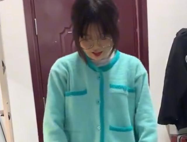 女生吐槽衣服不对称口袋,女生吐槽衣服设计网友评论