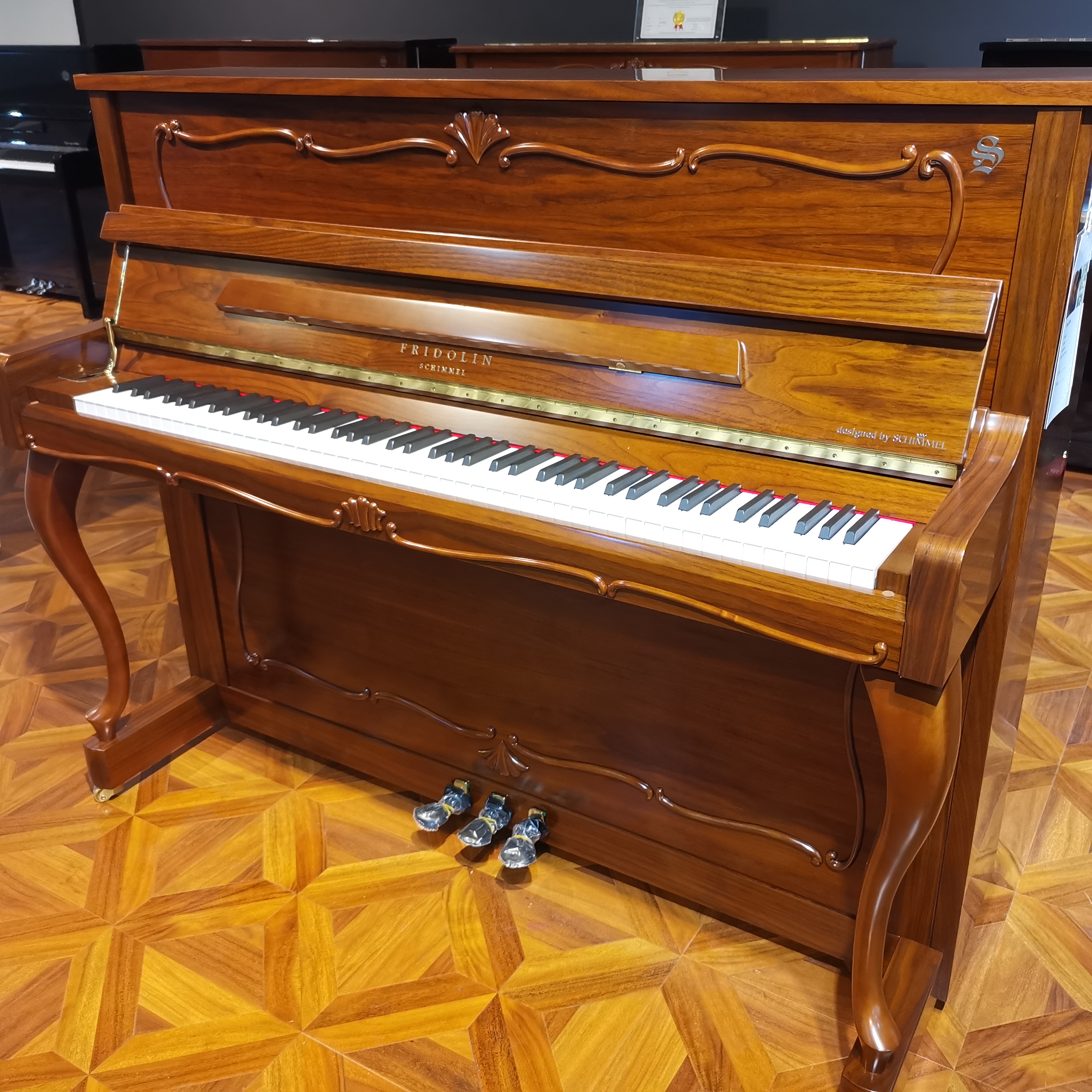 初学在成都买什么样的德国钢琴好？5万左右预算