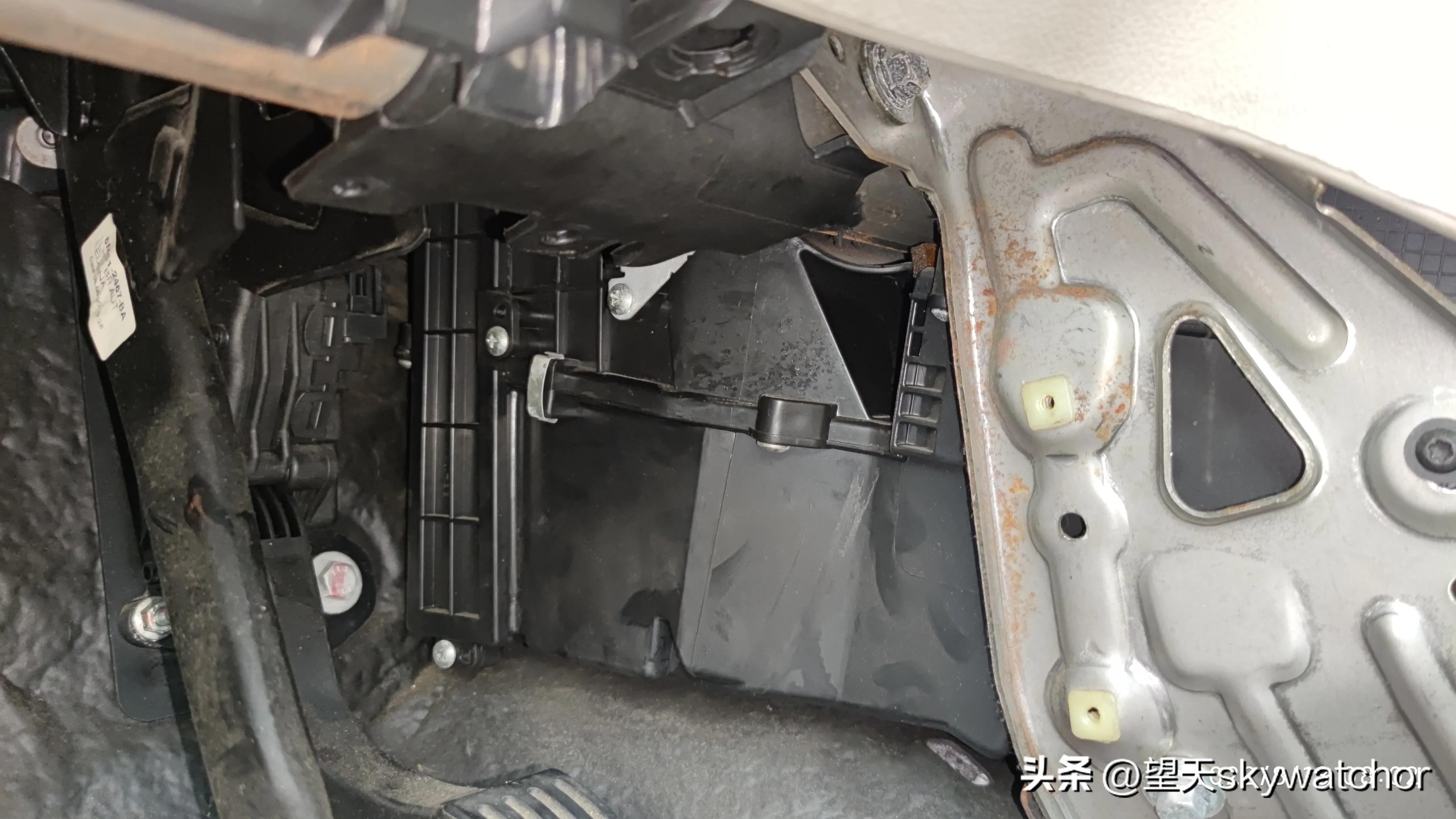 07福克斯鼓风机调速电阻,07款福克斯鼓风机电阻经常烧坏