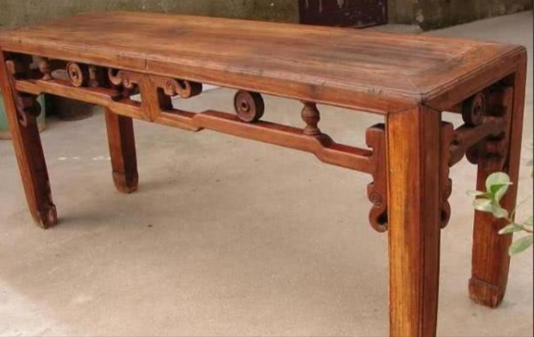 酒店床尾为什么要放长凳子,为什么酒店都会放床尾凳