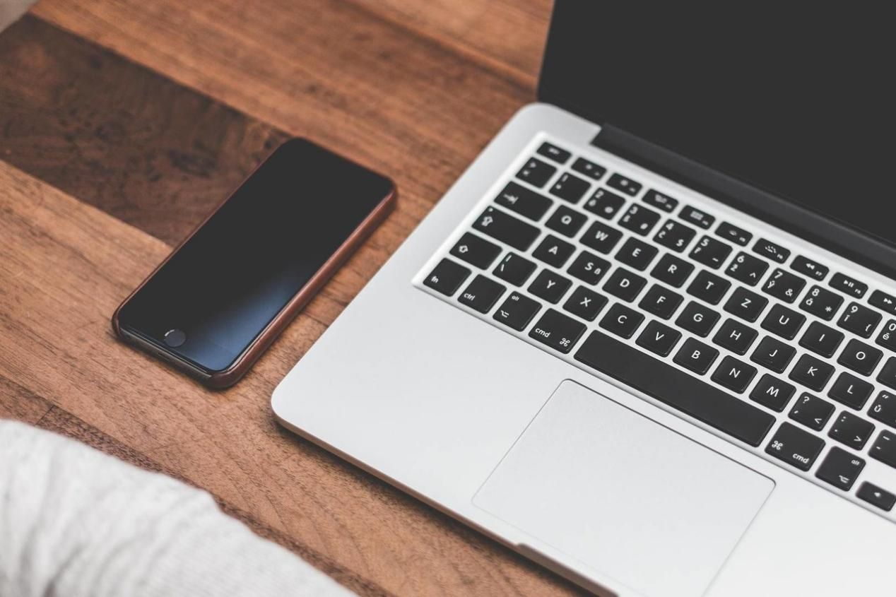 笔记本电脑是自营店好还是官网好,什么手机厂商的笔记本电脑最好