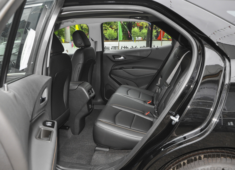 雪佛兰探界者2.0t最低配落地价格,雪佛兰探界者1.5t低配值得入手么