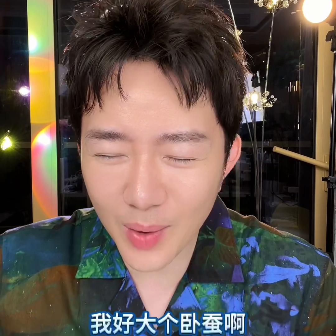 小月龄宝宝眼周白色凸起小白粒,宝宝眼下有小坑