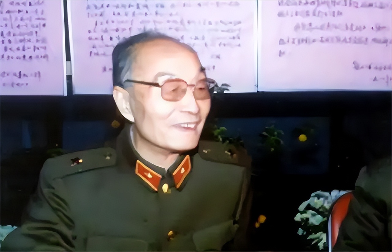 他是“二炮”的开拓者，*小平邓**都说他“惹不起”，他究竟做了什么