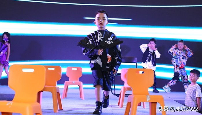 百名萌娃才艺大赛,六岁萌娃才艺展示萌翻全场