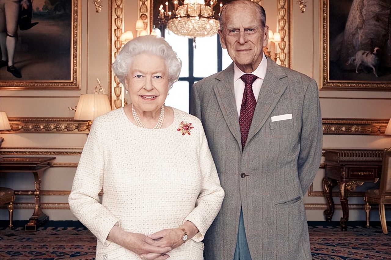 英国女王的珠宝都留给了谁,英国女王给凯特王妃留下的首饰