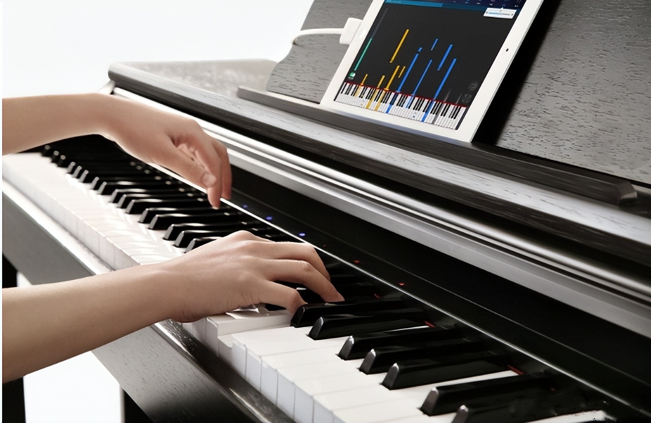 亲身体验！孩子初学钢琴，为什么建议买电钢琴