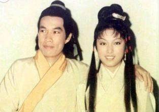 同父不同命的姐妹花：55岁雪梨三段感情坎坷，65岁米雪痴爱一人