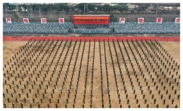 *警武**湖北总队重新组建于1983年，首批升为副军级，现辖10余个支队