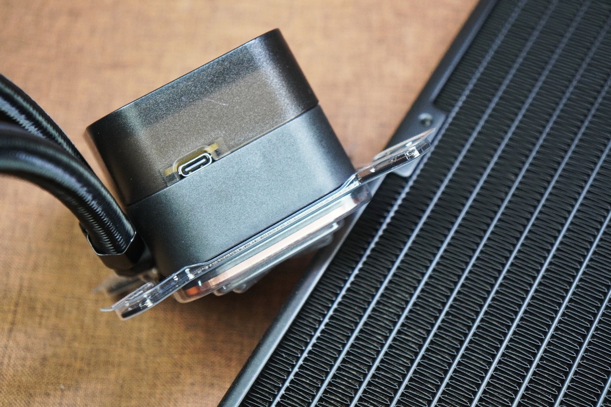 美商海盗船h150ipro水冷拆解,海盗船h150i精英版六风扇