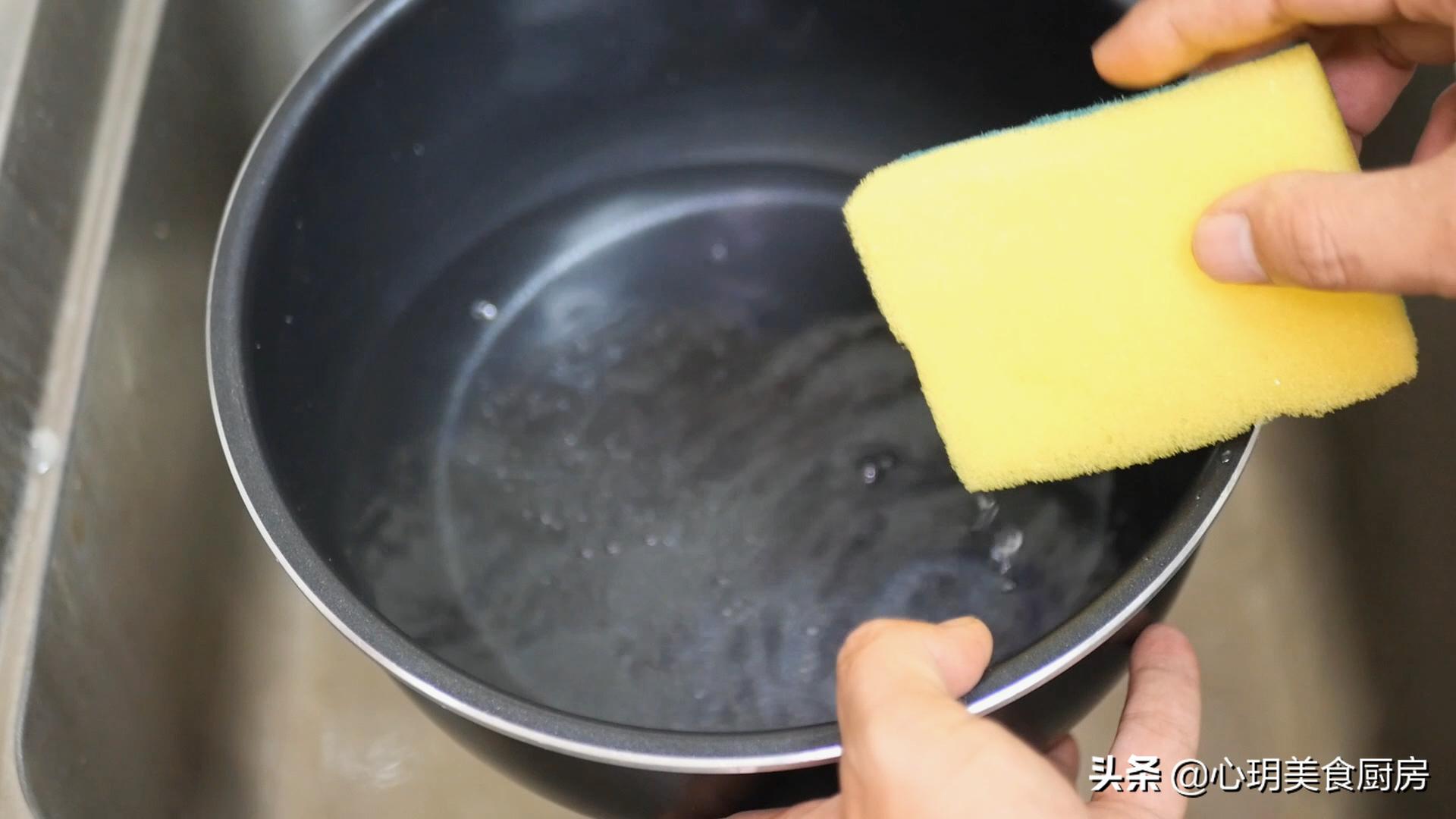 不粘锅是涂层有毒还是里面的有毒,不粘锅内胆涂层完整有毒吗